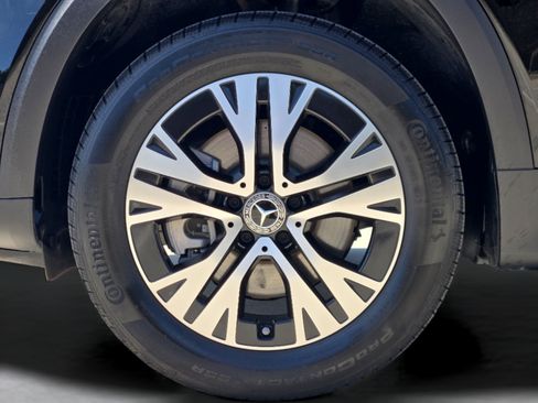 Used 2025 Mercedes-Benz GLB 250 w/ Exclusive Package image 30