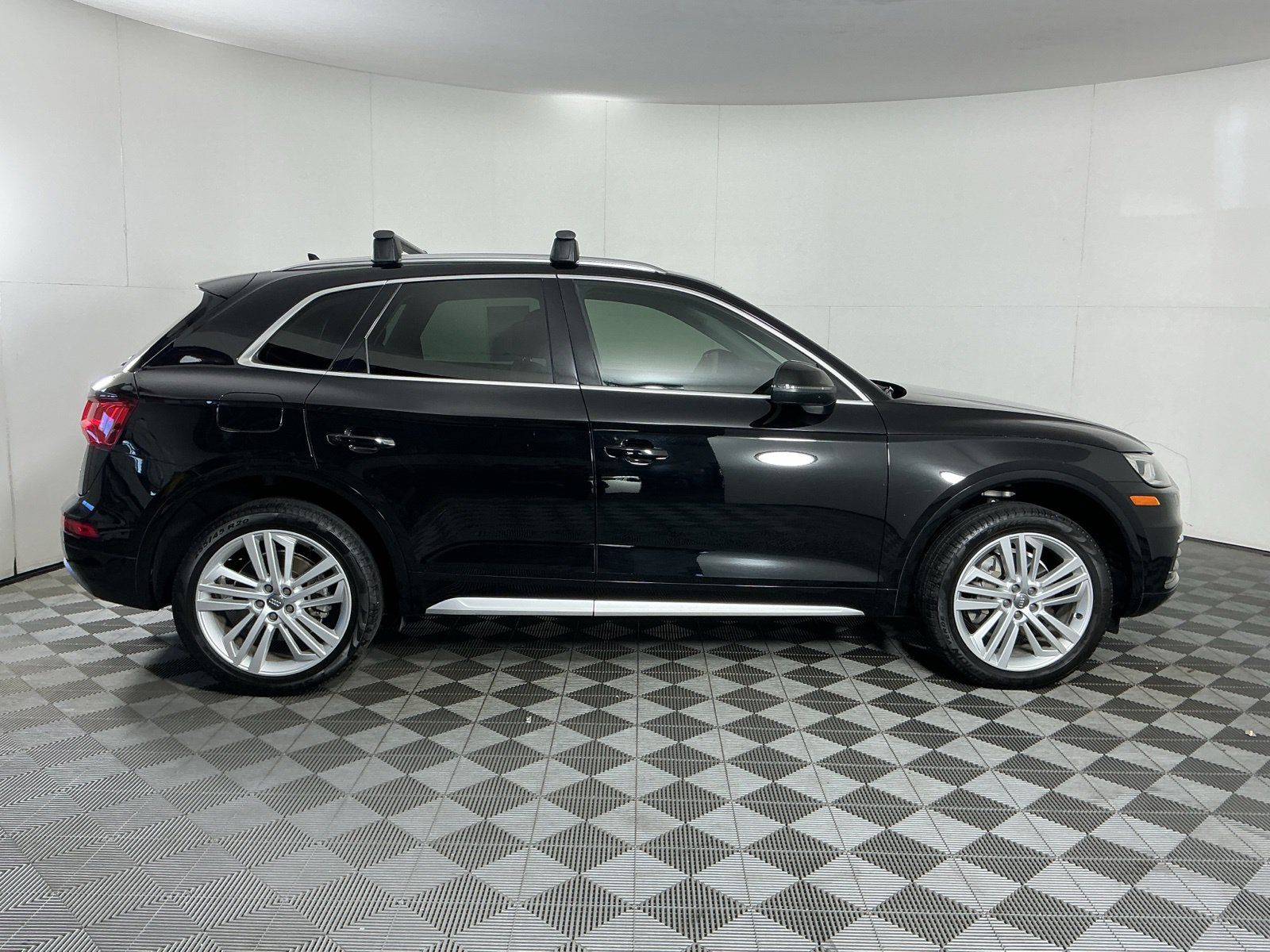 Used 2020 Audi Q5 2.0T Premium Plus w/ Premium Plus Package AWD/4WD image 9