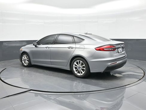 Used 2020 Ford Fusion SE image 4