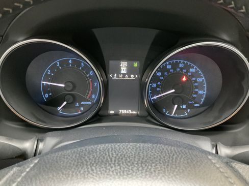 Used 2018 Toyota Corolla iM image 11