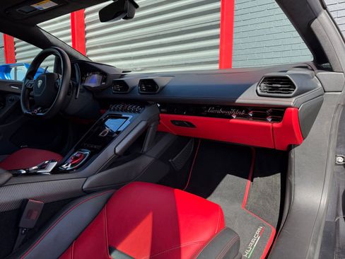 Used 2021 Lamborghini Huracan EVO RWD image 40