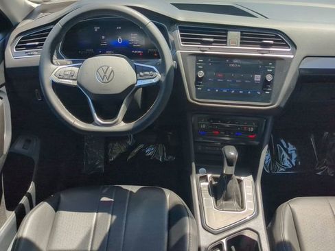 Certified 2024 Volkswagen Tiguan SE image 14