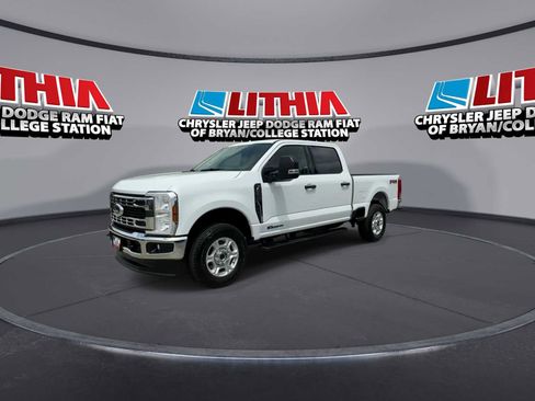 Used 2025 Ford F250 XLT w/ FX4 Off-Road Package AWD/4WD image 4