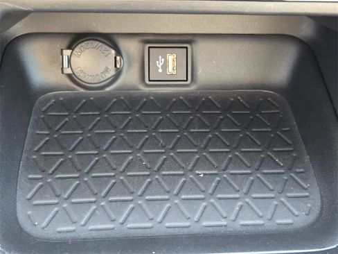 Used 2024 Toyota RAV4 XLE Premium image 21