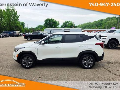 Used 2024 Kia Seltos LX AWD/4WD image 4