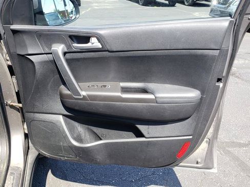Used 2018 Kia Sportage LX AWD/4WD image 19