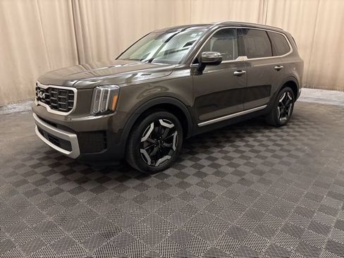 Certified 2024 Kia Telluride S FWD image 1