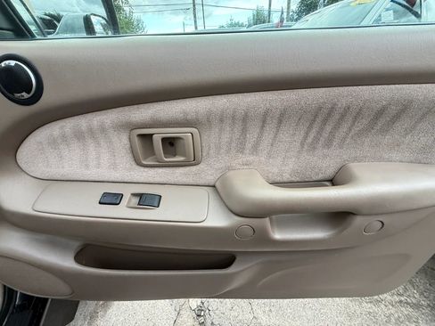 Used 2004 Toyota Tacoma PreRunner RWD image 17