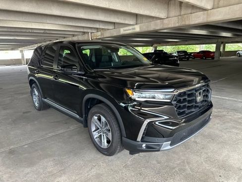 Used 2025 Honda Pilot EX-L image 3