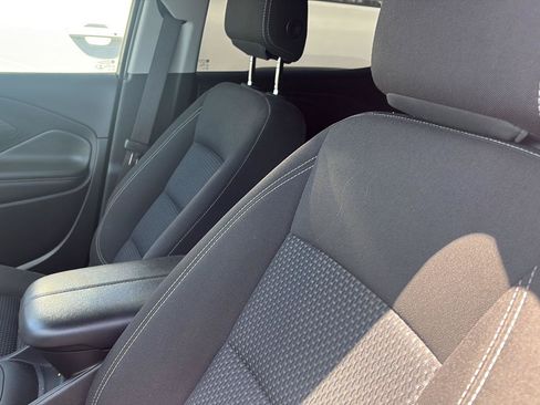 Used 2023 GMC Terrain SLE w/ Driver Convenience Package FWD image 8