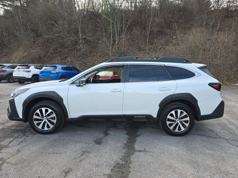 Used 2024 Subaru Outback Premium image 11