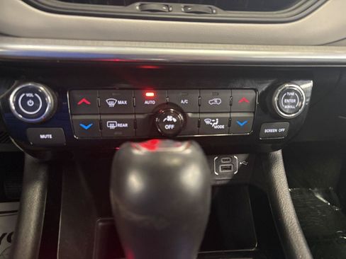 Used 2024 Jeep Compass Limited AWD/4WD image 31