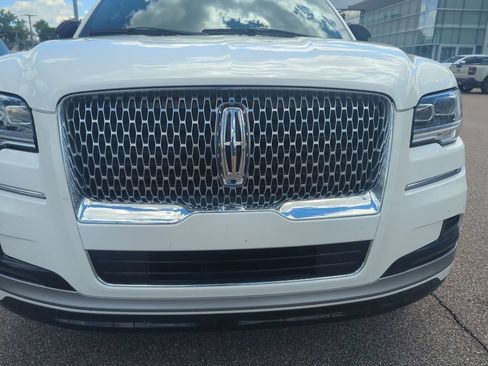 Used 2024 Lincoln Navigator Reserve AWD/4WD image 13