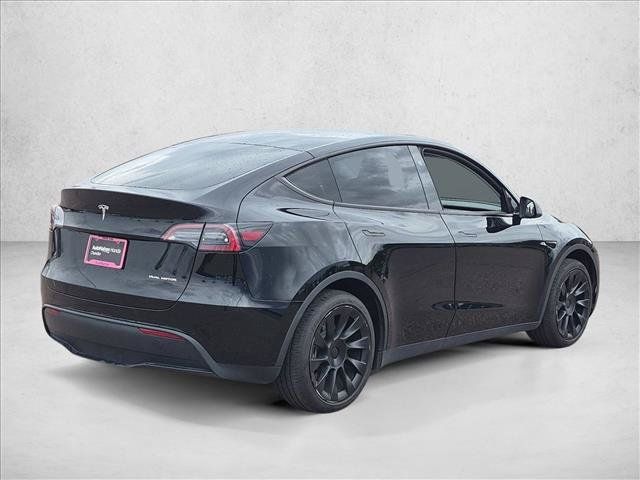 Used 2024 Tesla Model Y Long Range AWD/4WD image 5