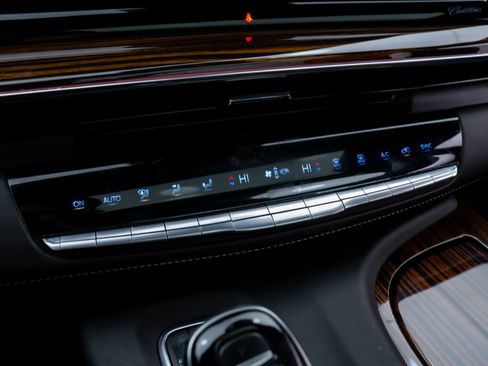 Used 2021 Cadillac Escalade Premium Luxury w/ LPO, Radiant Package image 27