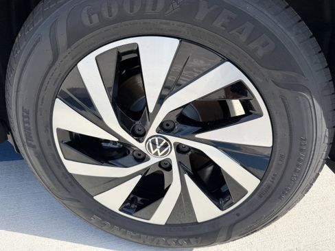 New 2026 Volkswagen Tiguan S image 29