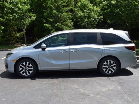 Used 2026 Honda Odyssey EX-L image 4