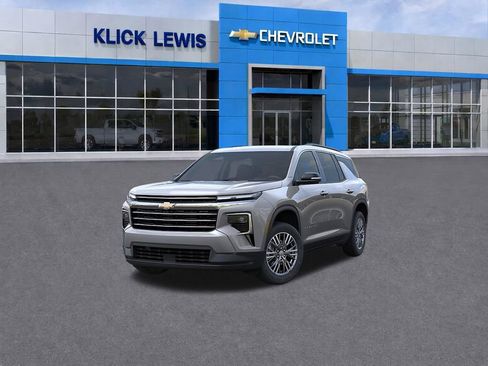 New 2026 Chevrolet Traverse LT w/ Driver Confidence Package AWD/4WD image 8