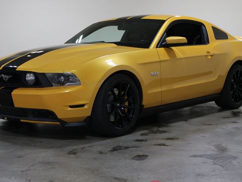 Used 2011 Ford Mustang GT RWD image 22