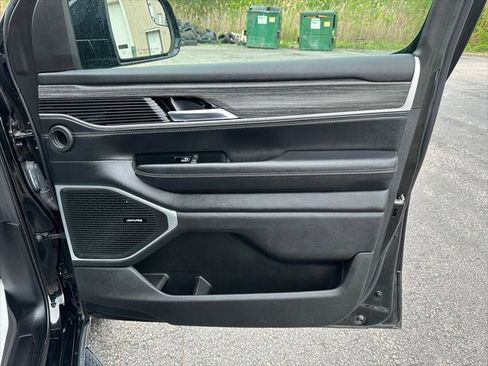 Certified 2024 Jeep Wagoneer Series II w/ Flexible Seating Group AWD/4WD image 32