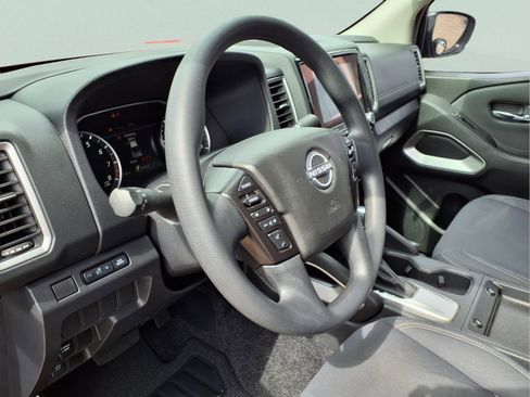 Used 2023 Nissan Frontier SV w/ Tow Package image 18