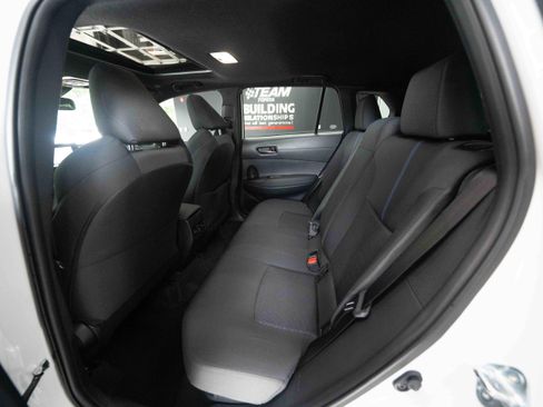 Used 2025 Toyota Corolla Cross AWD Hybrid w/ Moonroof Package image 23