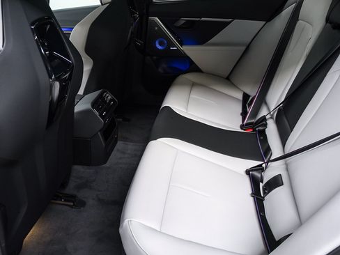 New 2027 BMW M5 Touring AWD/4WD image 21