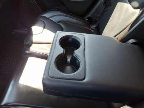 Used 2017 Jeep Cherokee Trailhawk image 8