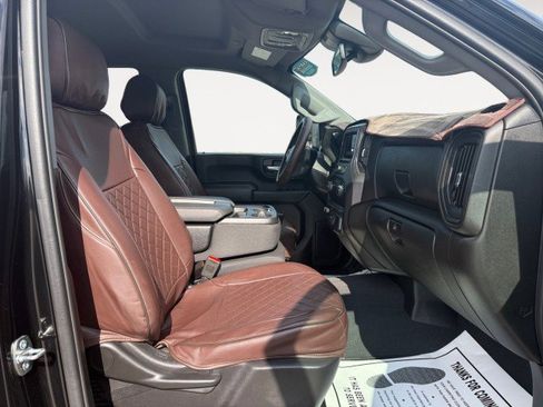 Used 2024 Chevrolet Silverado 2500 Custom w/ Custom Value Package image 10