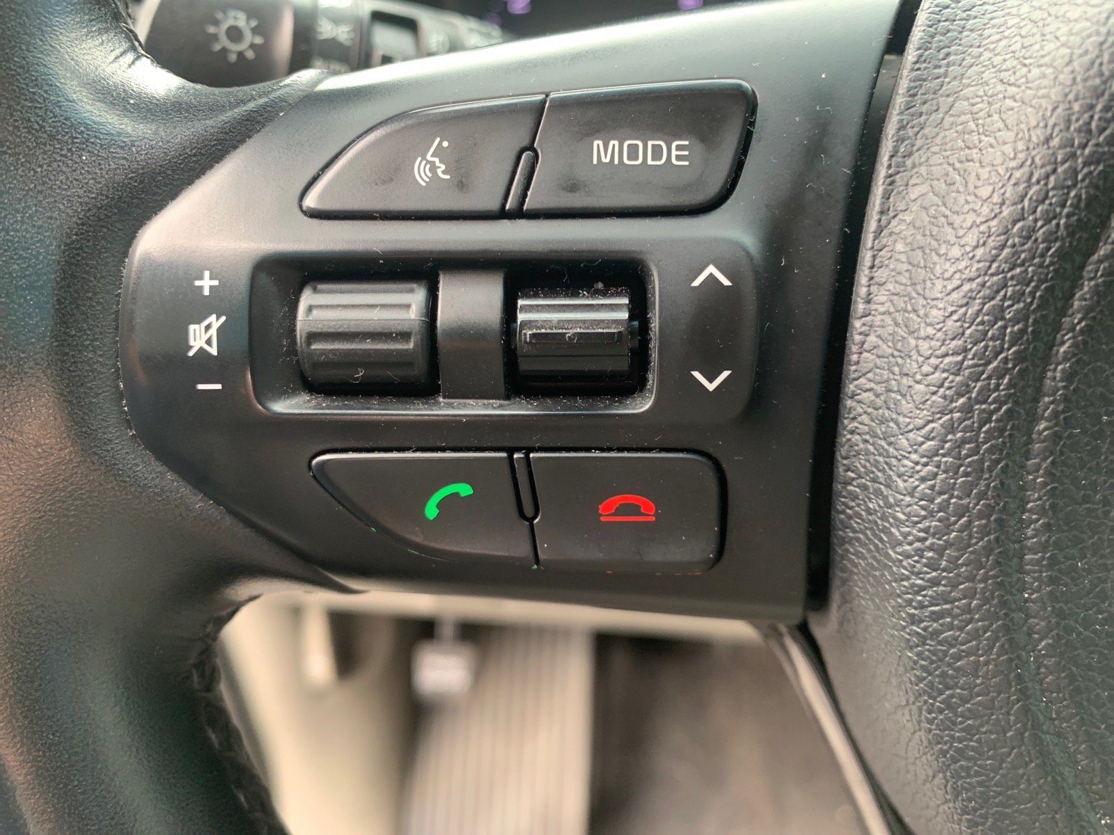 Used 2016 Kia Sedona SX FWD image 11
