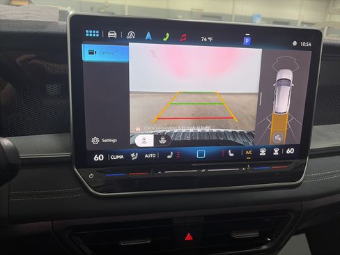 Certified 2025 Volkswagen Tiguan SE AWD/4WD image 22