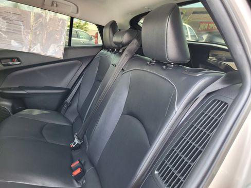 Used 2021 Toyota Prius Prime XLE image 12