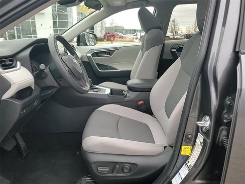 Used 2022 Toyota RAV4 XLE image 12