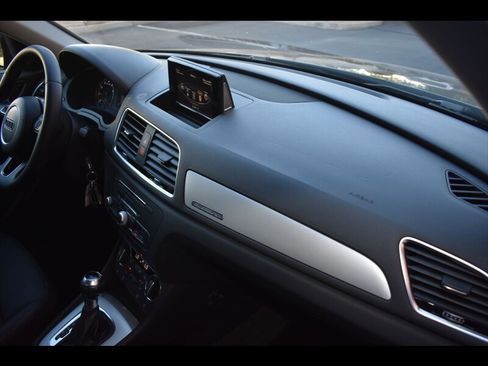 Used 2017 Audi Q3 2.0T Premium image 37