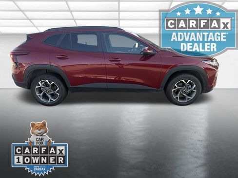 Certified 2025 Chevrolet Trax LT FWD image 2