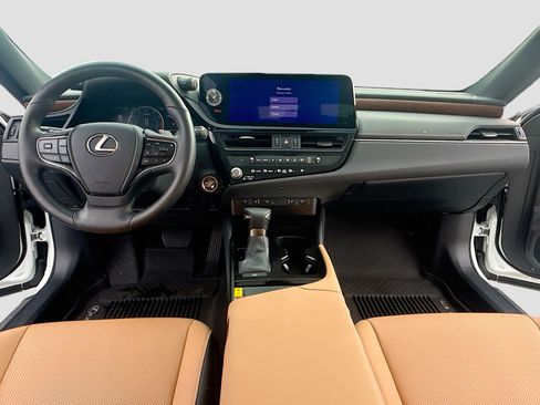 Certified 2023 Lexus ES 250 w/ Premium Package image 3