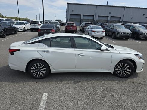 New 2025 Nissan Altima 2.5 SV w/ SV Premium Package image 12