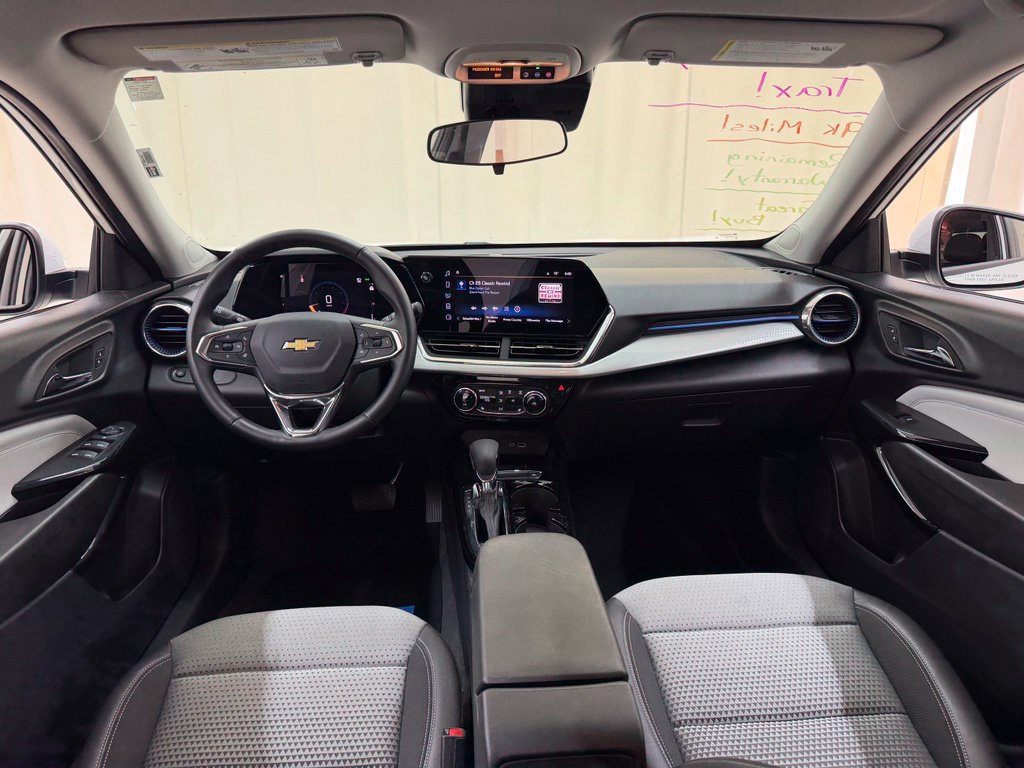 Used 2026 Chevrolet Trax LT w/ Driver Confidence Package FWD image 21