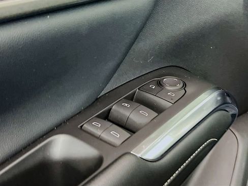 Used 2025 Chevrolet Traverse LT image 18