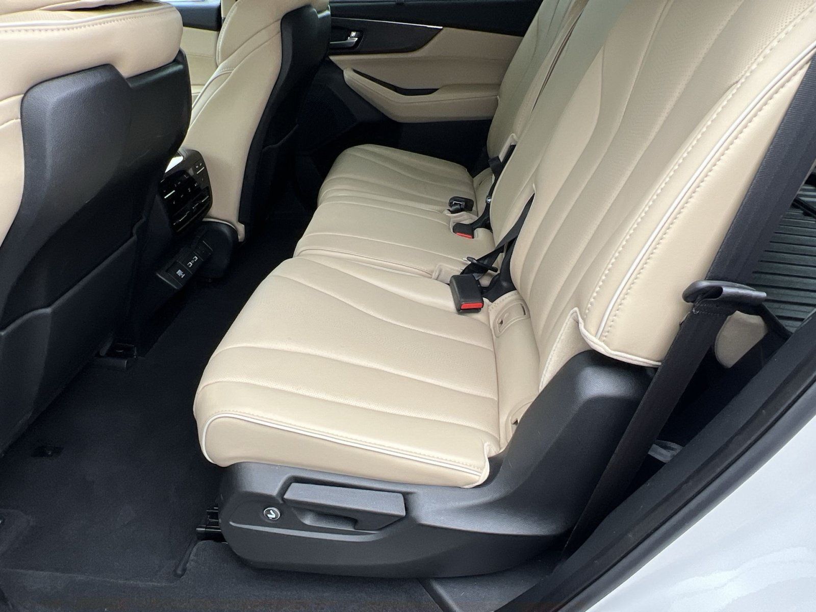 Certified 2024 Acura MDX w/ Advance Package AWD/4WD image 22