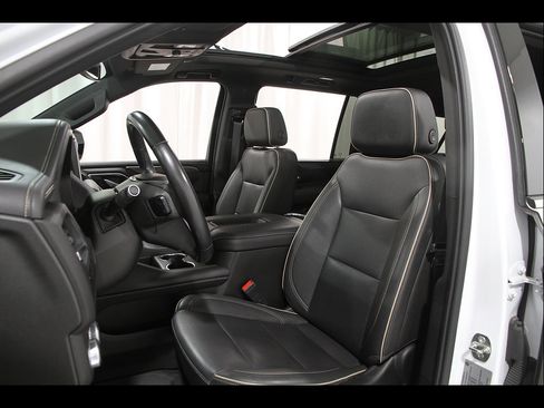 Certified 2023 GMC Yukon XL SLT AWD/4WD image 5