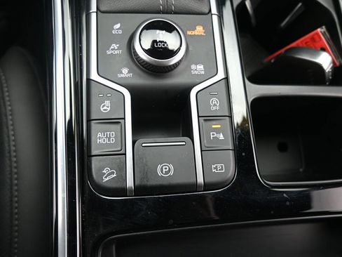Certified 2025 Kia Sorento SX Prestige AWD/4WD image 39
