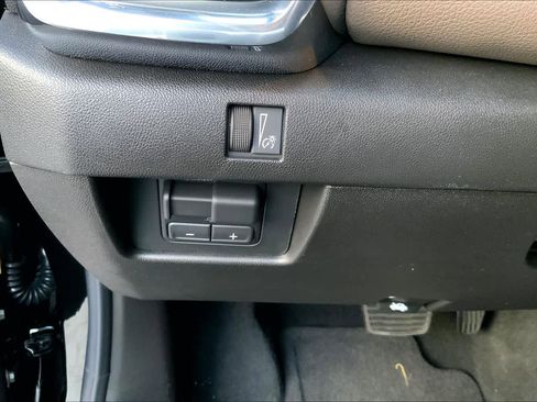 Used 2026 GMC Canyon Denali image 54