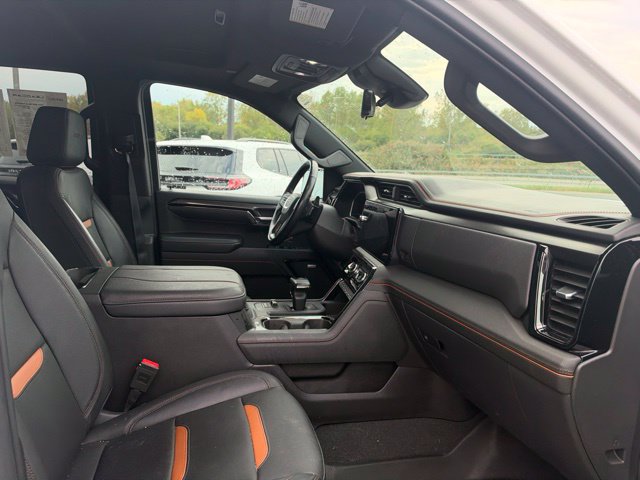 Used 2024 GMC Sierra 1500 AT4 w/ Technology Package AWD/4WD image 10