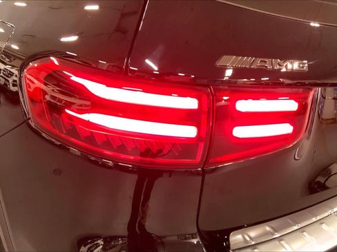 Used 2025 Mercedes-Benz GLB 35 AMG 4MATIC image 27