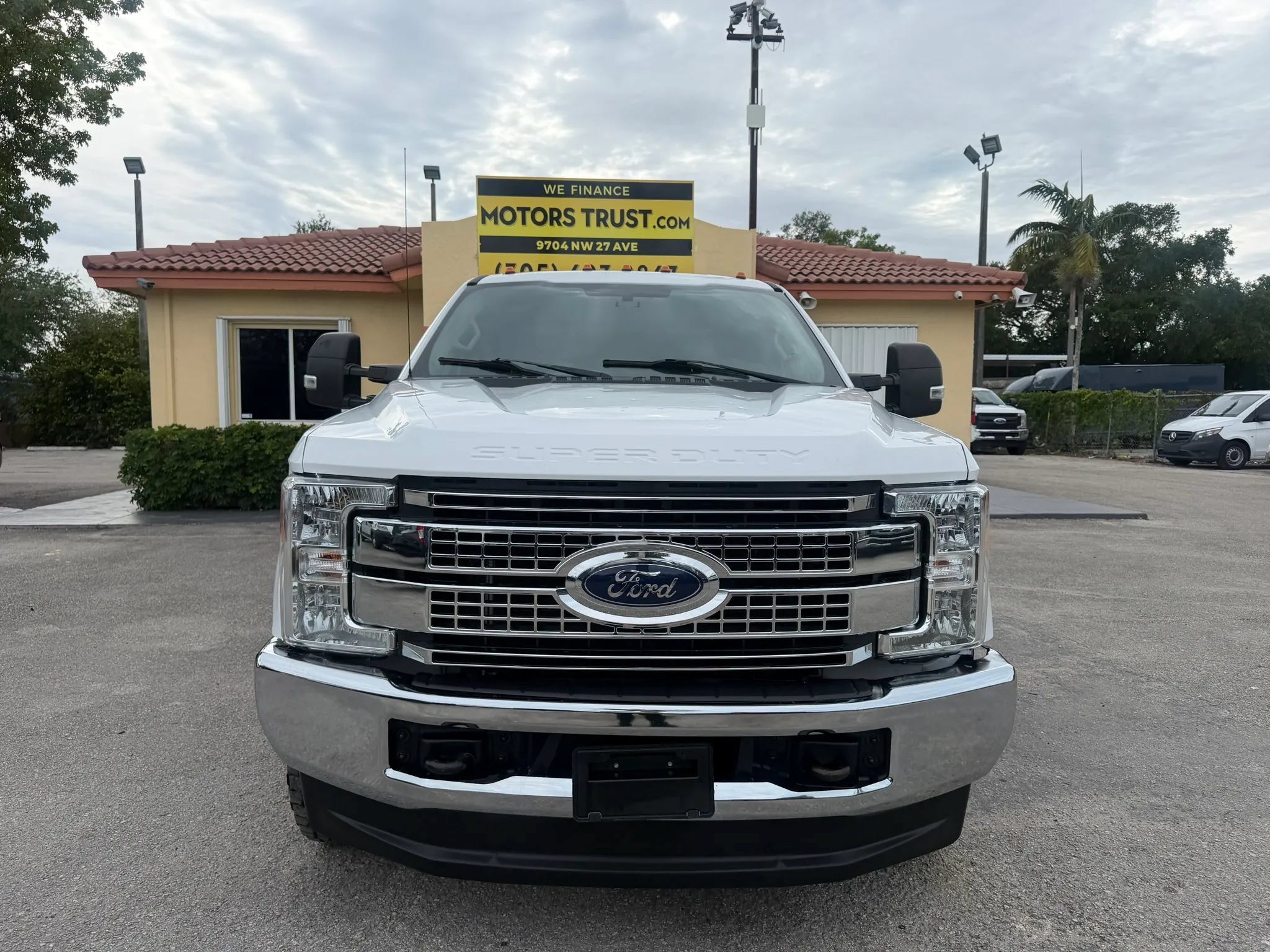 Used 2019 Ford F350 4x4 Crew Cab XL DRW w/ Power Equipment Group image 8