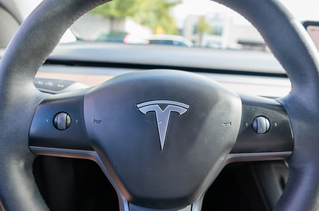 Used 2023 Tesla Model Y Long Range AWD/4WD image 26