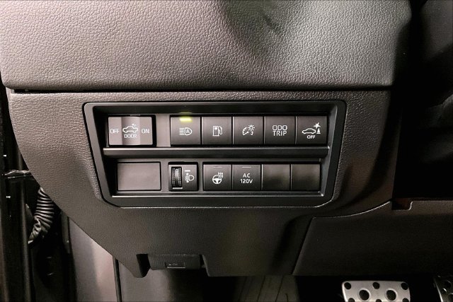 Used 2026 Toyota Tundra Limited AWD/4WD image 39