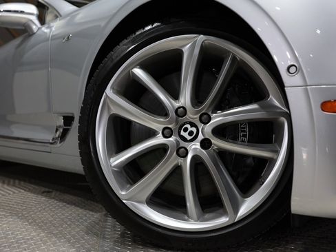 Used 2021 Bentley Continental GT image 8