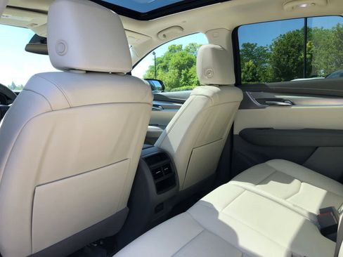 Used 2023 Cadillac XT5 Premium Luxury w/ LPO, Floor Liner Package AWD/4WD image 6